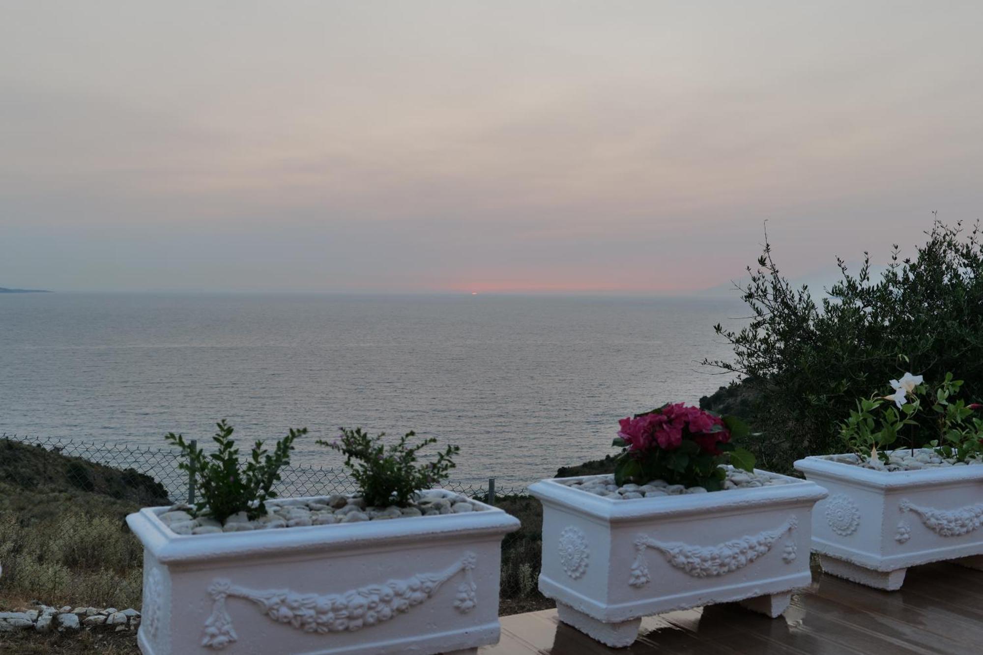 Twins Villa Sarande Exterior photo